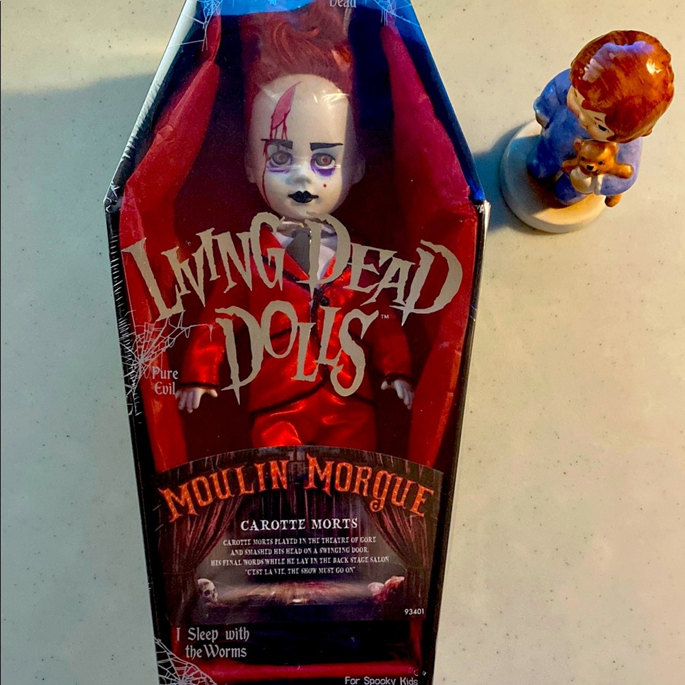 Living Dead Dolls Moulin Morgue Carrote Morts